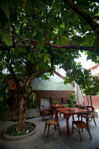 Hostal Yindee Stylish Guesthouse