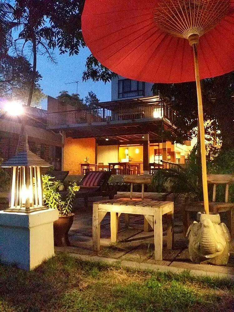 Hotel Baan Ing Ping