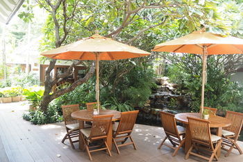 Woodlands Hotel And Resort