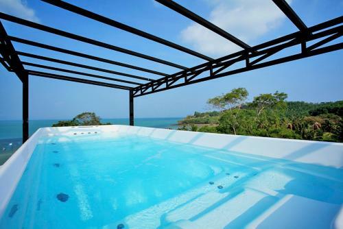 Hotel The Nchantra Pool Suite Phuket