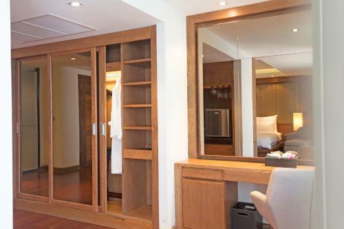 Hotel The Nchantra Pool Suite Phuket