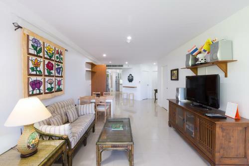 Apartamentos Baan Poolom Beachfront Condominium