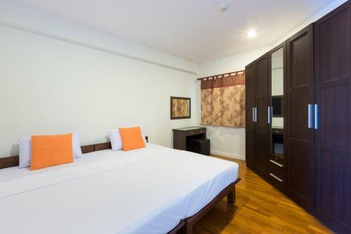 Apartamentos Baan Poolom Beachfront Condominium