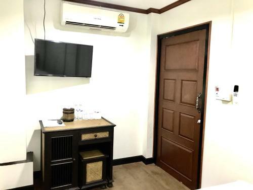 Hostal Ez House