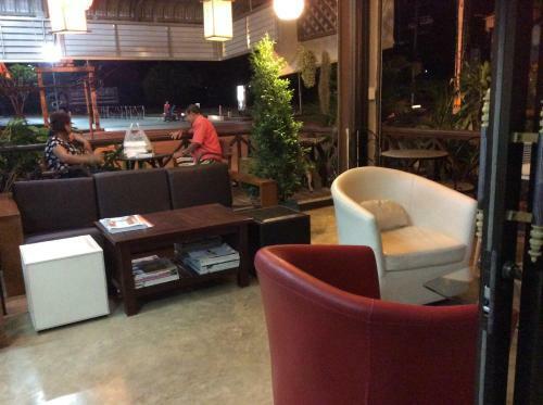 Hostal Ez House