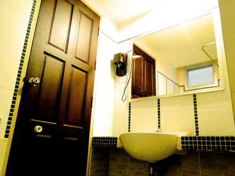 Hostal Thaphae Garden Guesthouse