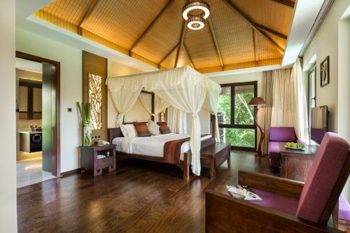 Hotel Yalong Bay Villas & Spa