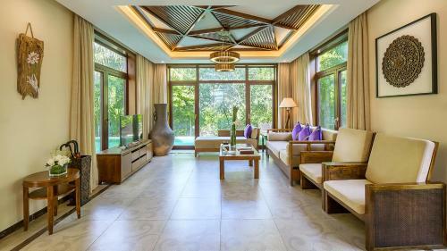 Hotel Yalong Bay Villas & Spa