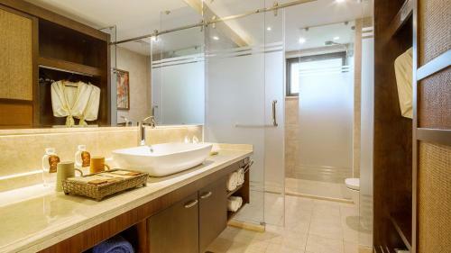 Hotel Yalong Bay Villas & Spa