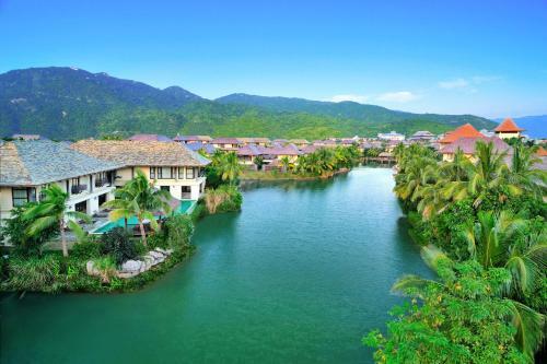 Hotel Yalong Bay Villas & Spa