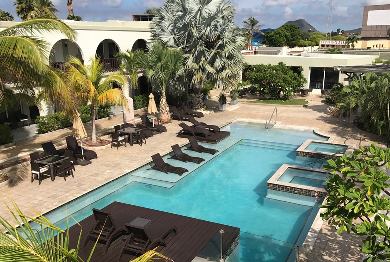 Hotel Talk Of The Town Beach Club