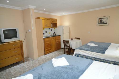 Bed & Breakfast Palm Beach Retreat