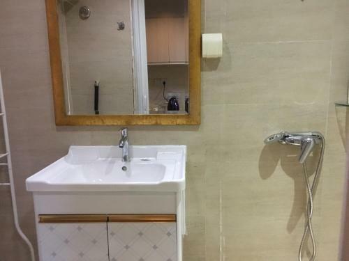 Shenzhen Style Apartment