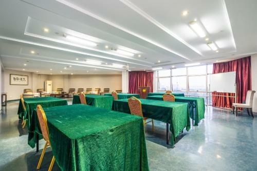 Shenzhen Airport Hotel, Baoan