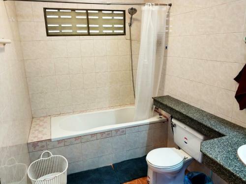 Hostal Waree's Guesthouse