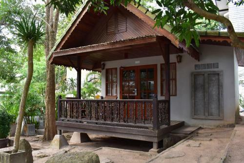 Hotel Sairee Hut Resort