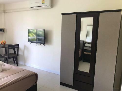 Hostal Gold Shop Room For Rent