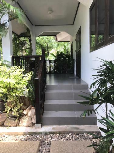 Hostal Chalisa Villas Koh Tao