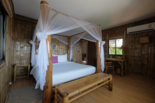 Hotel Phu Chaisai Mountain Resort & Spa