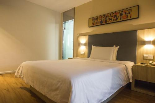 Hotel Hanting Express Shanghai Plaza 66
