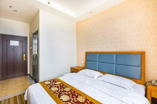 169 Hotel