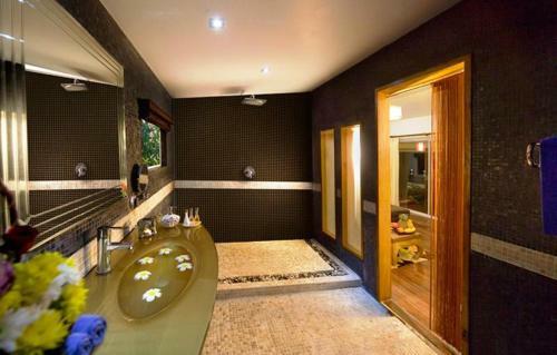 Hotel Paradise Island Estate