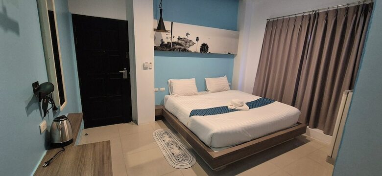 Hotel The Journey Patong