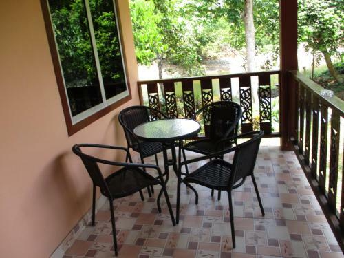 Hostal Khaosok Island Resort