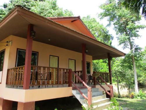 Hostal Khaosok Island Resort