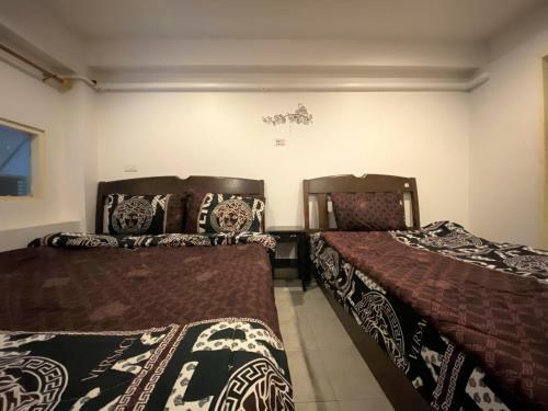 Hostal Som Guesthouse