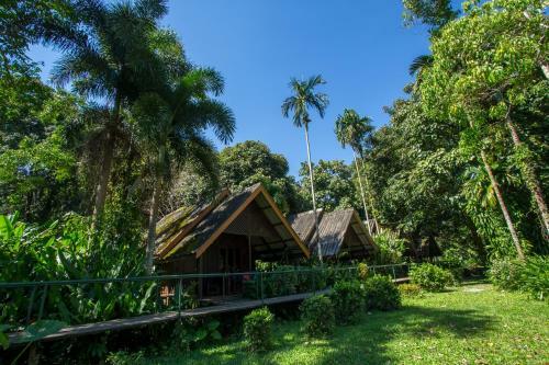 Lodge Khaosok Riverside Cottages