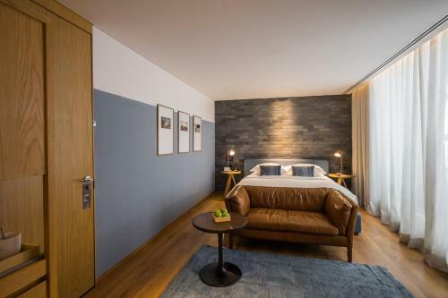 Hotel Ad Lib
