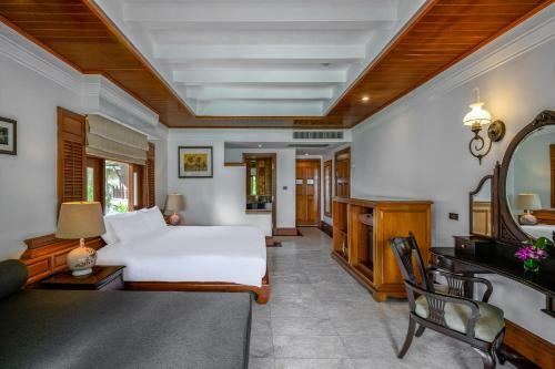 Hotel Thavorn Beach Village Resort & Spa Phuket