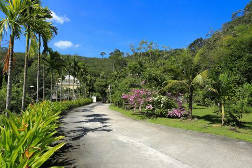 Hotel Naka Resort