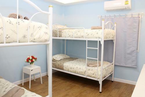 Albergue K79 Room
