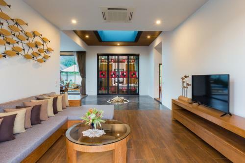 Baan Buah Pool Villa Nai Harn