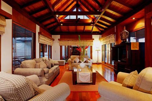 Azara Villa