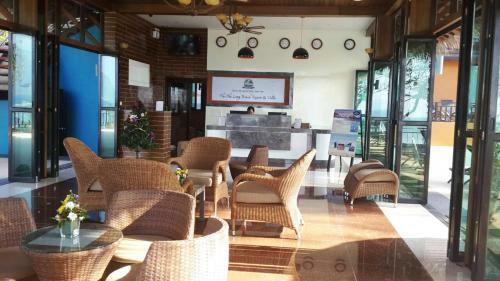 Hotel Phi Phi Long Beach Resort & Villa