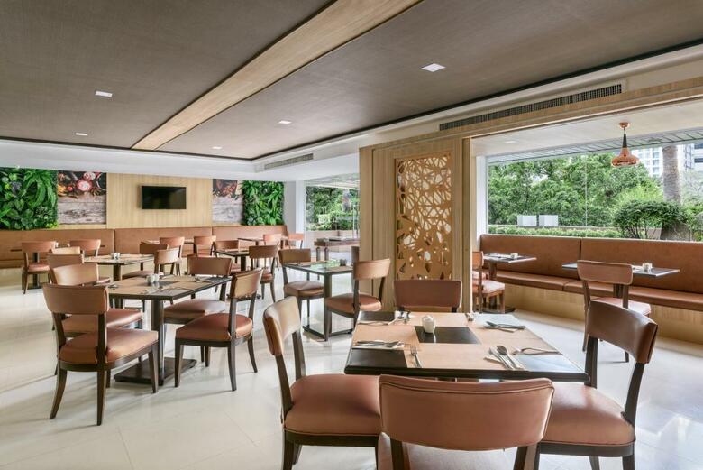 Hotel Adelphi Grande Sukhumvit By Compass Hospitality