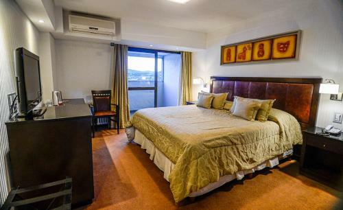 Potrero De Los Funes Hotel
