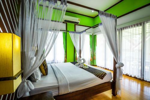 Hotel Phi Phi Andaman Beach Resort