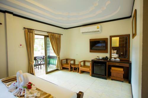 Hotel Phi Phi Andaman Beach Resort