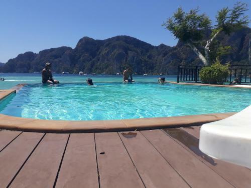 Hotel Phi Phi Don Chukit Resort