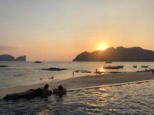 Hotel Phi Phi The Beach Resort