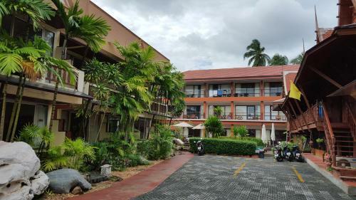 Hotel Grand Thai House Resort
