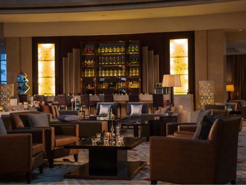 Renaissance Tianjin Lakeview Hotel