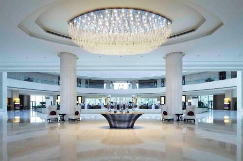 Renaissance Tianjin Lakeview Hotel