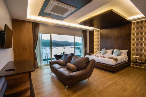 Hotel Phi Phi Cliff Beach Resort