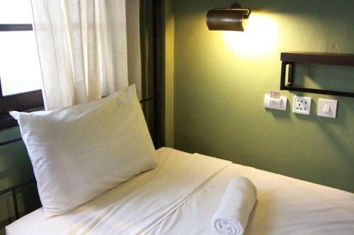 Niras Bankoc Hostel