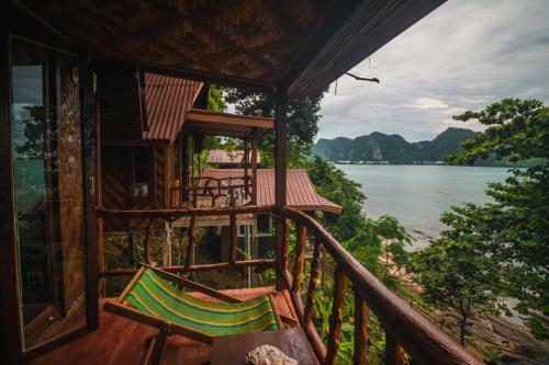 Hotel Phi Phi Sunset Bay Resort